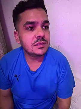 LatinBearX online show from July 15, 2026, 11:10 pm