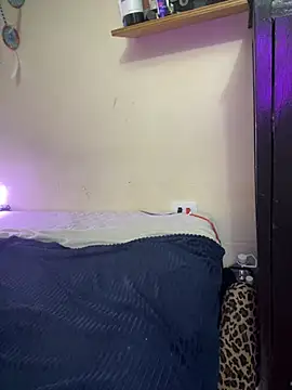 LatinBearX online show from July 17, 2026, 11:53 pm