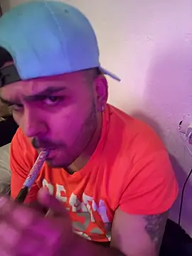 LatinBearX online show from July 18, 2026, 11:58 am