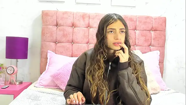 Katalina Laurent online show from July 14, 2026, 11:27 am