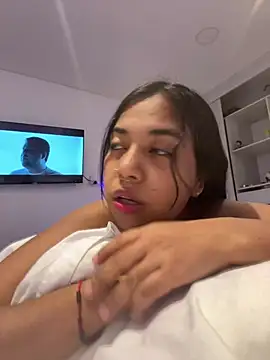 Snapshot of aly_nicc chatting on July 26, 2026, 11:00 pm aly nicc online show from July 26, 2026, 11:00 pm
