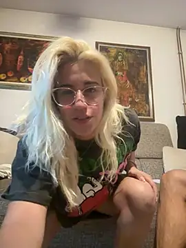 Snapshot of PlayWithUsXO chatting on July 18, 2026, 8:12 pm PlayWithUsXO online show from July 18, 2026, 8:12 pm