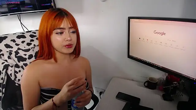 Roxy Fox 2 online show from July 23, 2026, 12:58 pm
