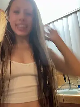 1800LuckieGirl online show from July 21, 2026, 11:34 am