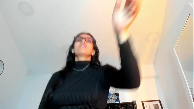 ZarayFeet  online show from July 16, 2026, 6:47 pm