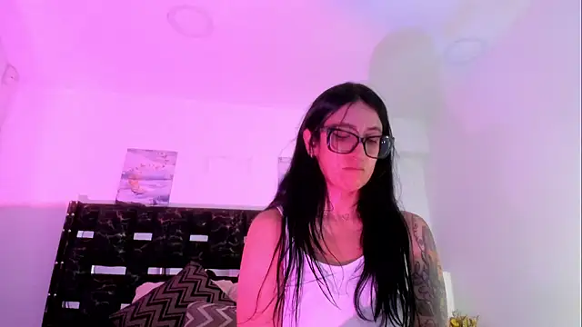 ZarayFeet  online show from July 22, 2026, 6:43 pm