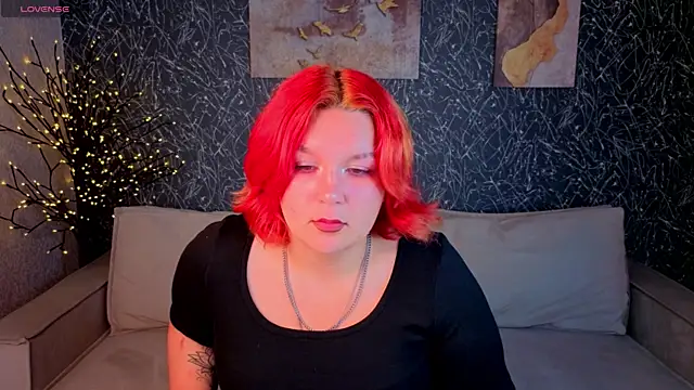 Emma Davise online show from July 17, 2026, 1:01 am