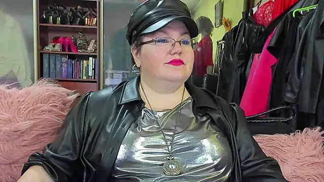 Snapshot of KaryQueen chatting on March 5, 2025, 4:02 pm KaryQueen online show from March 5, 2025, 4:02 pm