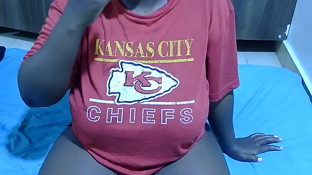 Snapshot of RawHoneyXO_ chatting on July 12, 2026, 12:56 am RawHoneyXO online show from July 12, 2026, 12:56 am