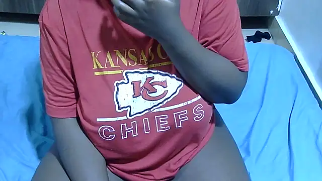 Snapshot of RawHoneyXO_ chatting on July 12, 2026, 1:13 pm RawHoneyXO online show from July 12, 2026, 1:13 pm
