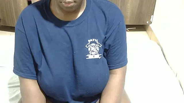 Snapshot of RawHoneyXO_ chatting on August 7, 2026, 12:12 am RawHoneyXO online show from August 7, 2026, 12:12 am