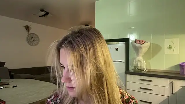 CryBaabyy online show from July 22, 2026, 3:04 pm