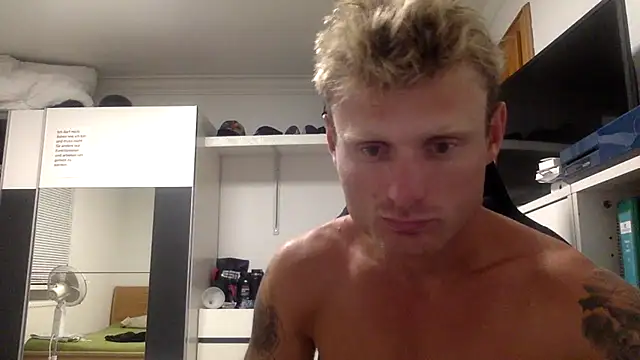 Snapshot of Nakedendurance1994 chatting on July 15, 2026, 8:25 pm Nakedendurance1994 online show from July 15, 2026, 8:25 pm