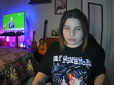 Snapshot of Allis_Wonderland chatting on July 16, 2026, 3:34 am Allis Wonderland online show from July 16, 2026, 3:34 am