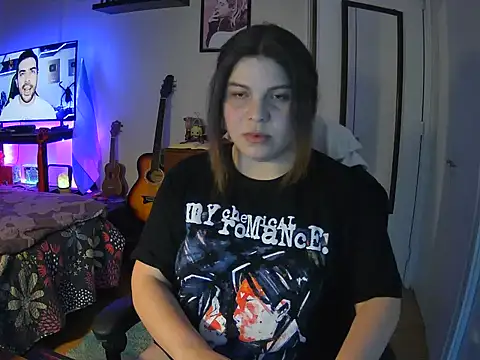Snapshot of Allis_Wonderland chatting on July 27, 2026, 3:46 am Allis Wonderland online show from July 27, 2026, 3:46 am