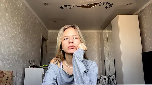 SashaSunnyShy online show from July 14, 2026, 6:51 am