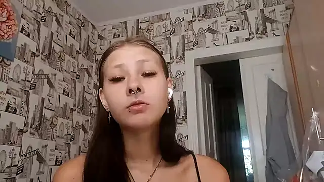Snapshot of Just__Darling chatting on July 15, 2026, 2:00 pm Just Darling online show from July 15, 2026, 2:00 pm