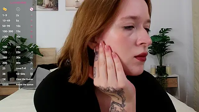 Snapshot of Tia_shy chatting on July 20, 2026, 1:24 pm Tia shy online show from July 20, 2026, 1:24 pm
