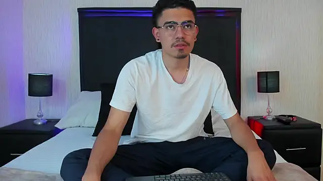 Snapshot of JadenJake chatting on July 15, 2026, 7:30 pm JadenJake online show from July 15, 2026, 7:30 pm