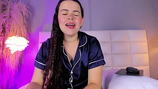 Snapshot of Alicee_ross chatting on July 20, 2026, 12:29 pm Alicee ross online show from July 20, 2026, 12:29 pm