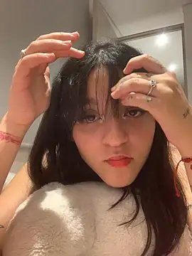 Snapshot of ruemi_rose chatting on July 19, 2026, 5:22 am ruemi rose online show from July 19, 2026, 5:22 am