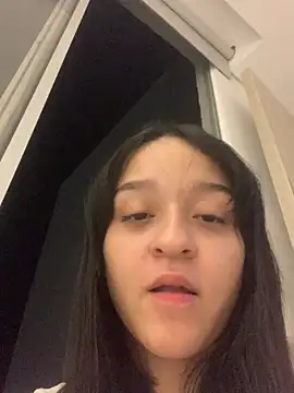 Snapshot of ruemi_rose chatting on July 25, 2026, 6:55 am ruemi rose online show from July 25, 2026, 6:55 am