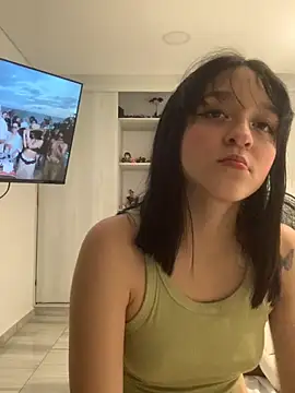 Snapshot of ruemi_rose chatting on July 26, 2026, 12:30 am ruemi rose online show from July 26, 2026, 12:30 am