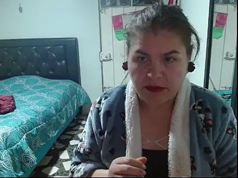 Snapshot of Pao_vi chatting on August 6, 2026, 2:35 am Pao vi online show from August 6, 2026, 2:35 am