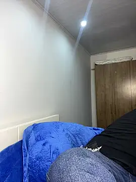 andreslavado online show from July 19, 2026, 3:32 am