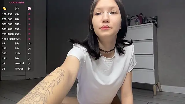 Snapshot of CarolaLuczynski chatting on July 12, 2026, 2:08 pm CarolaLuczynski online show from July 12, 2026, 2:08 pm