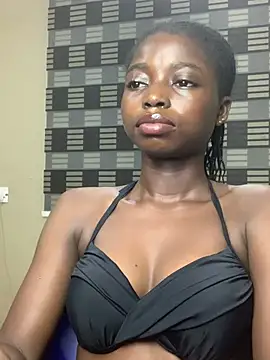 petiteebonyxx online show from July 15, 2026, 8:14 pm