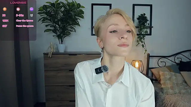 Snapshot of JanettePerro chatting on July 22, 2026, 7:49 pm JanettePerro online show from July 22, 2026, 7:49 pm