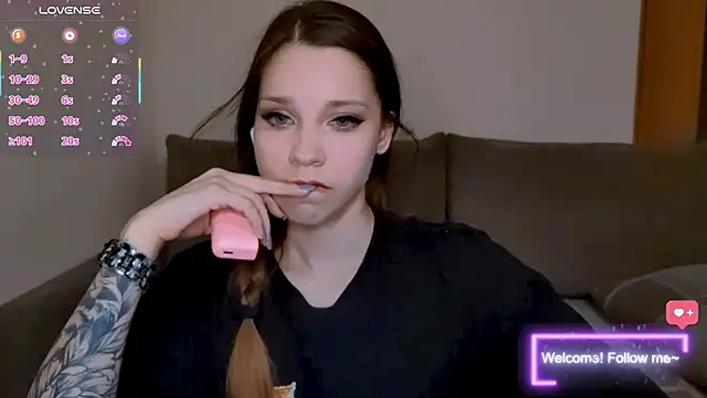 kittenalissa online show from July 28, 2026, 7:39 pm