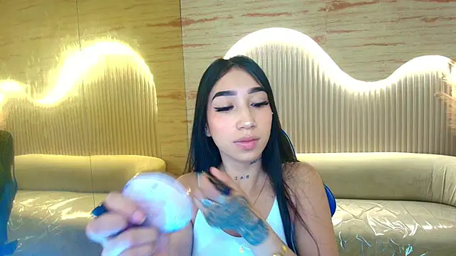 Chloe  r online show from July 21, 2026, 12:51 pm