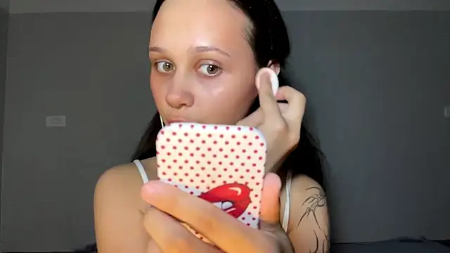 MayraLucarelli online show from July 15, 2026, 10:09 am