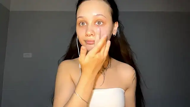 MayraLucarelli online show from July 17, 2026, 11:06 am
