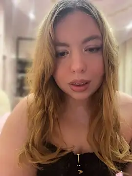 AnessaroseX online show from July 17, 2026, 11:42 pm