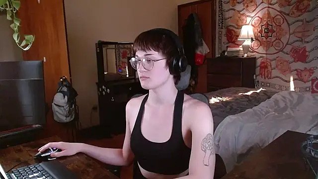 DecemberHoliday online show from July 27, 2026, 11:56 pm