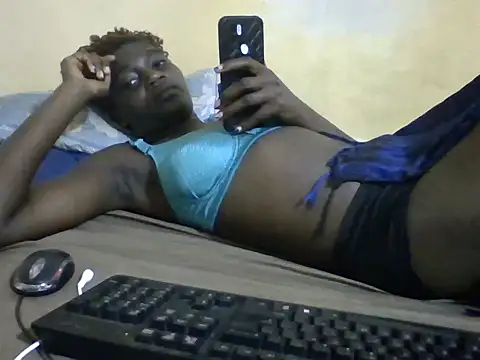 Snapshot of Freaky-Raina chatting on July 28, 2026, 4:05 pm Freaky-Raina online show from July 28, 2026, 4:05 pm