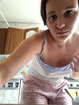 JeanneLoryzia online show from July 28, 2026, 10:43 am