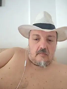 Theitalianpapi online show from July 15, 2026, 3:50 pm