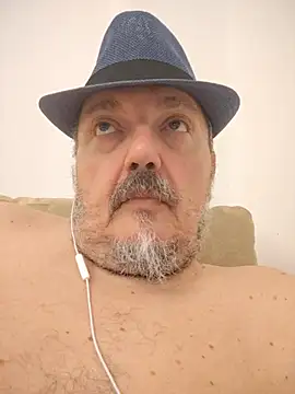 Theitalianpapi online show from July 16, 2026, 7:42 pm