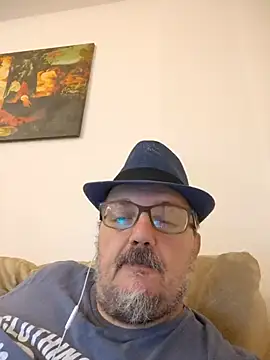 Theitalianpapi online show from July 17, 2026, 9:30 pm