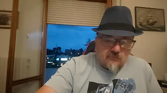 Theitalianpapi online show from July 23, 2026, 7:01 pm