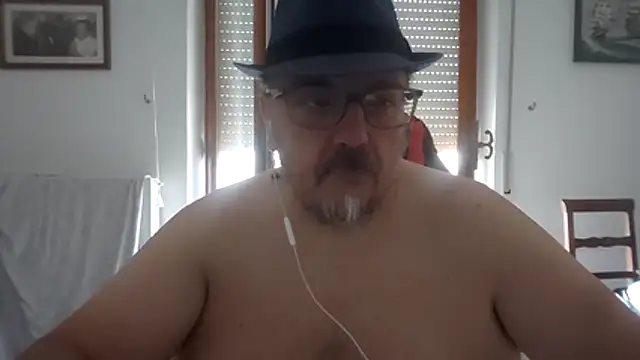 Theitalianpapi online show from July 27, 2026, 8:21 am