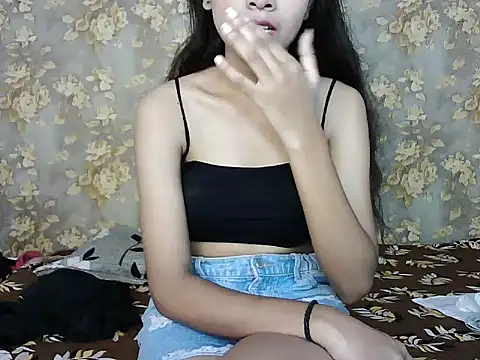 Snapshot of Lusty-_heer chatting on July 12, 2026, 6:32 pm Lusty- heer online show from July 12, 2026, 6:32 pm