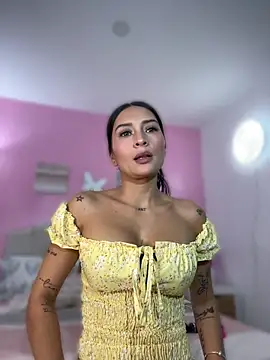 sofiasirena online show from July 14, 2026, 1:08 am