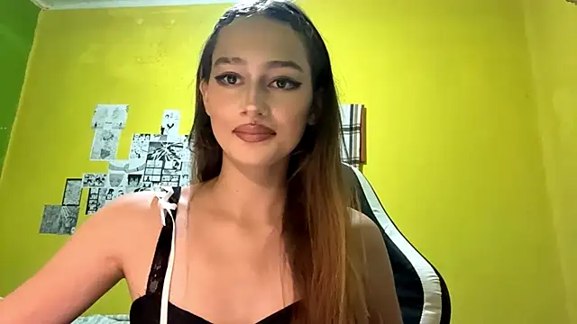 DeboraSalcido online show from July 22, 2026, 6:11 pm