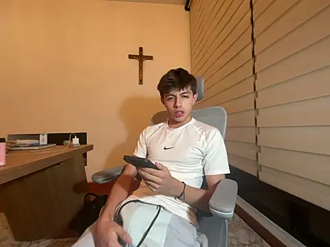 Snapshot of ItsJuanLuxxOficial chatting on July 30, 2026, 1:26 am ItsJuanLuxxOficial online show from July 30, 2026, 1:26 am