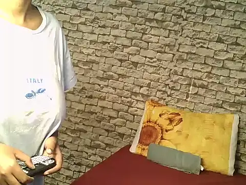 Creamcookie online show from July 14, 2026, 5:34 am